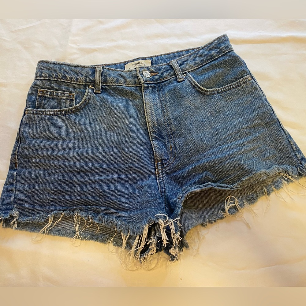 Forever 21 woman’s shorts size 27